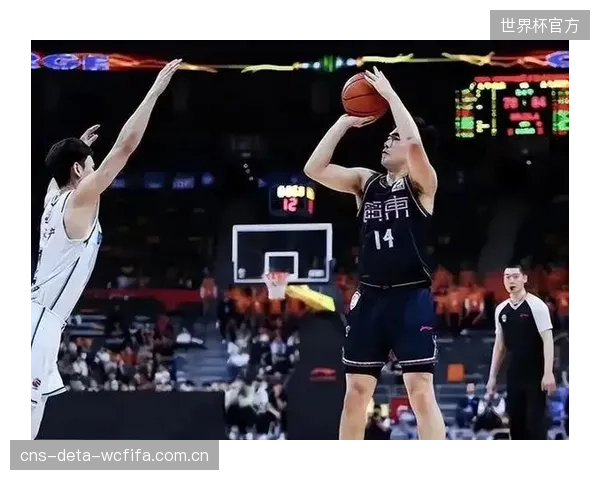 广东队本赛季遭遇罕见低谷，常规赛奖项颗粒无收，标志着球队进入深度调整期。